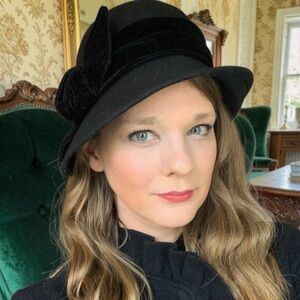 Lord & Taylor Black Velvet Cloche Hat with Side Bow